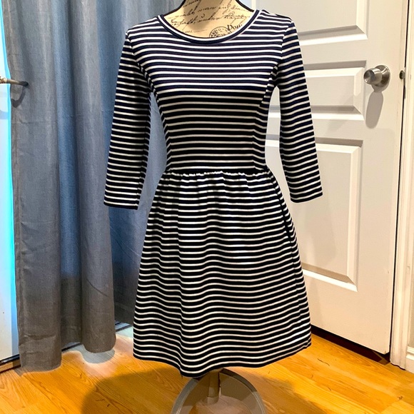 GAP Dresses & Skirts - Women’s GAP XS X-Small Striped LS Pocket DressNavy White